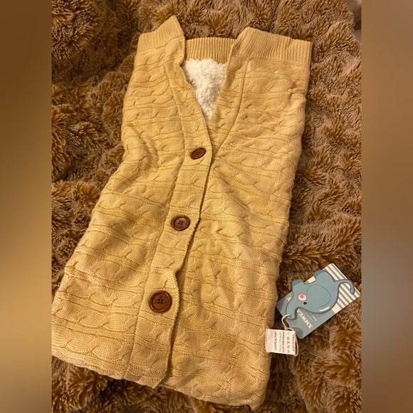 NWT quilted beige stroller blanket - Picture 2 of 5